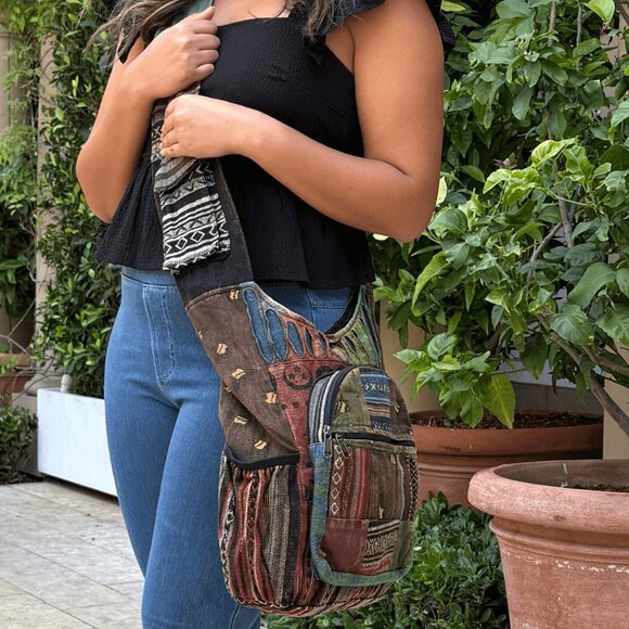 Bee Hobo Bag - Handmade Cotton Patch Shoulder Bag from Nepal - Picture 6 of 13